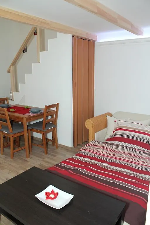 בודפשט Hunyadi Ter Apartments הונגריה